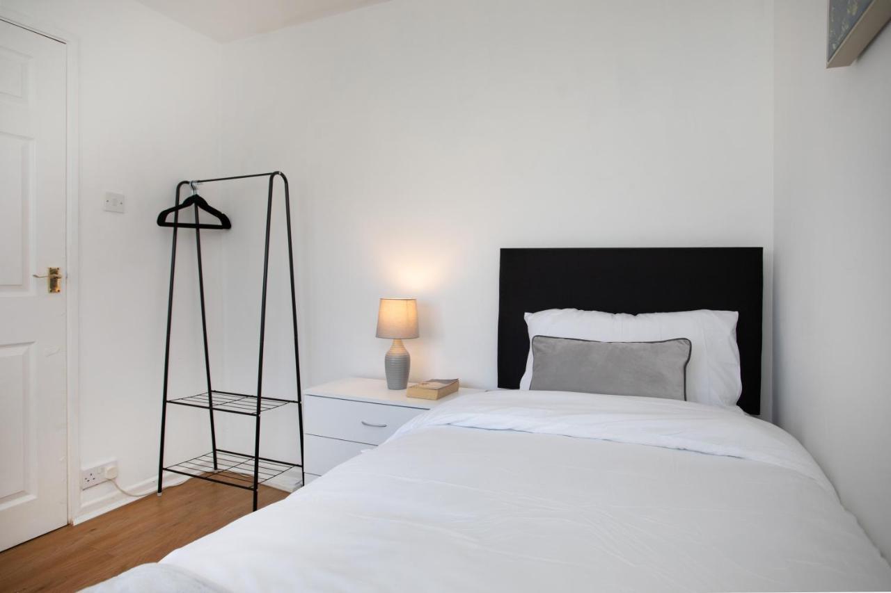 Rawmarsh House, Rotherham For Contractors & Families, Free Parking, High Speed Wifi, Etc Eksteriør billede